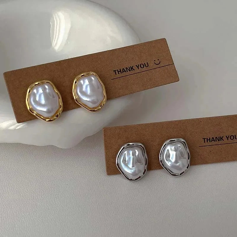 Lunara PearlHoop Earrings