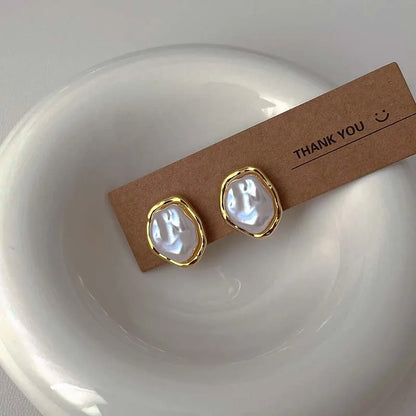 Lunara PearlHoop Earrings